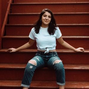 Meet your Posher, Juliana